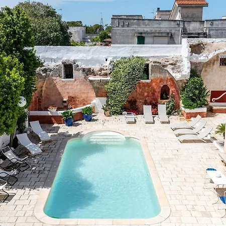 Κατάλυμα σε φάρμα Masseria La Macchiola & Corti Del Mito *