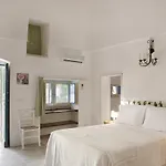 Masseria La Macchiola & Corti Del Mito * Spongano