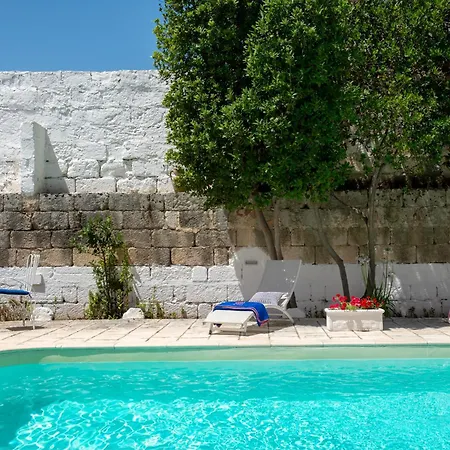 Masseria La Macchiola & Corti Del Mito Farma *