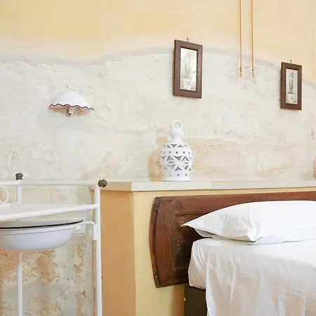 Masseria La Macchiola & Corti Del Mito Spongano